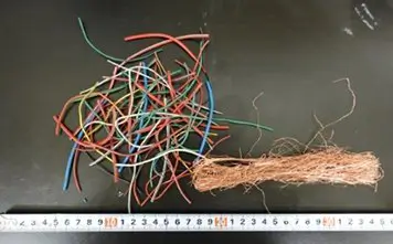 ▲Copper wires and coating materials after separation by the combined plastic swelling and ball milling method