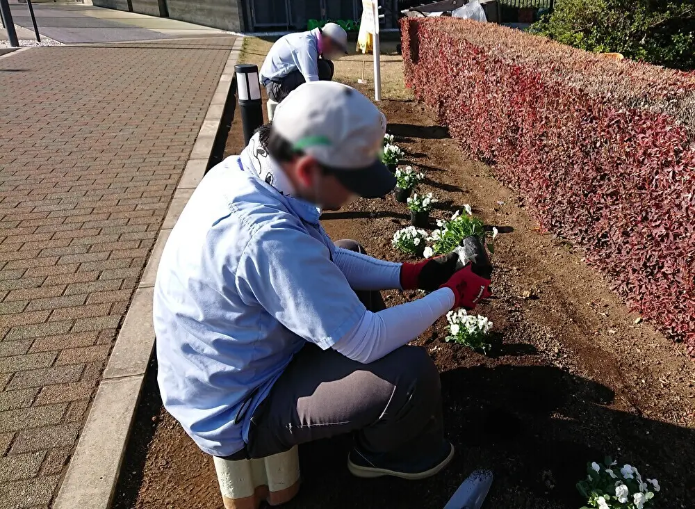 Green space maintenance
（Saitama Office）