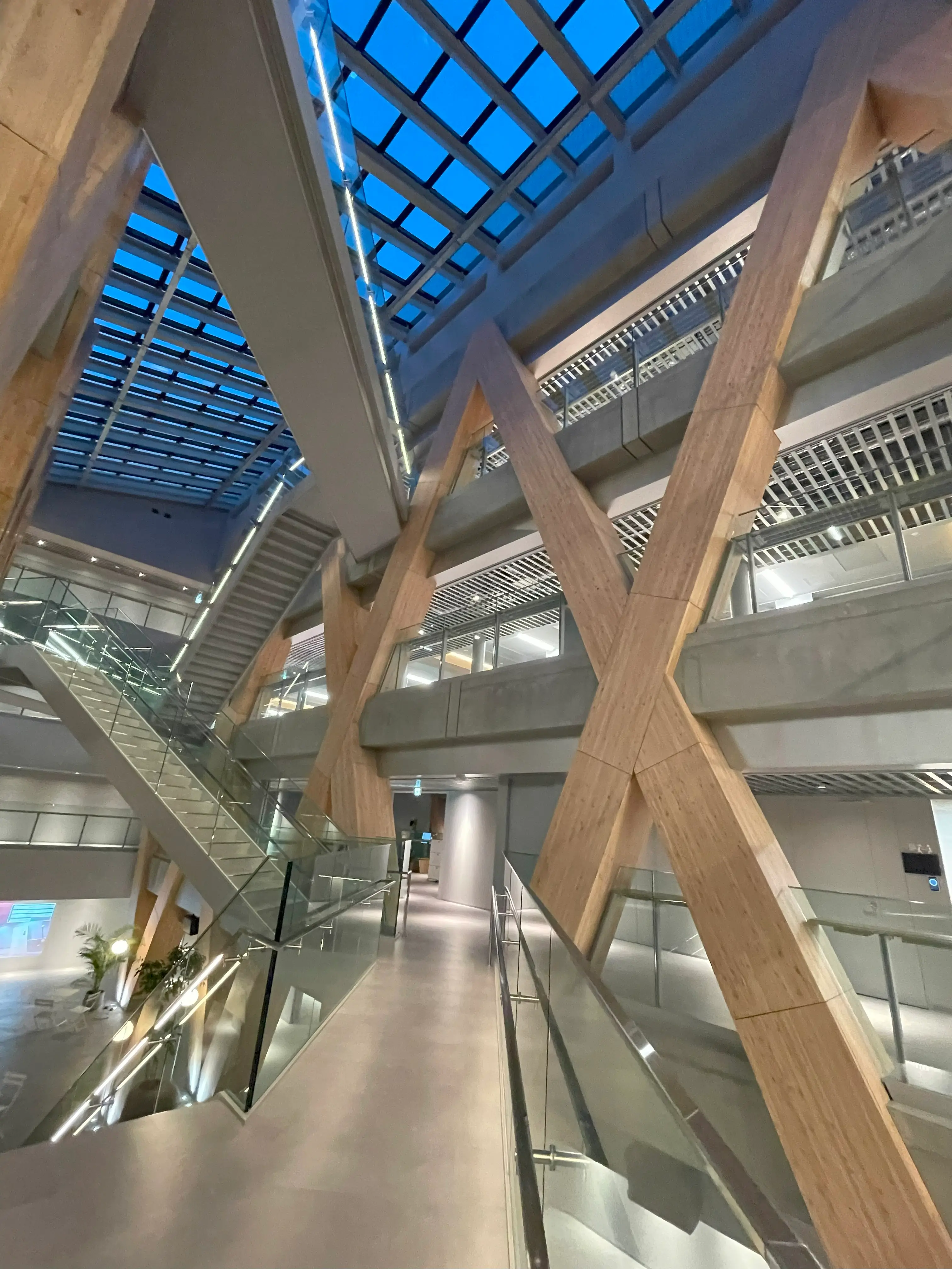 オフィスビルの構造材